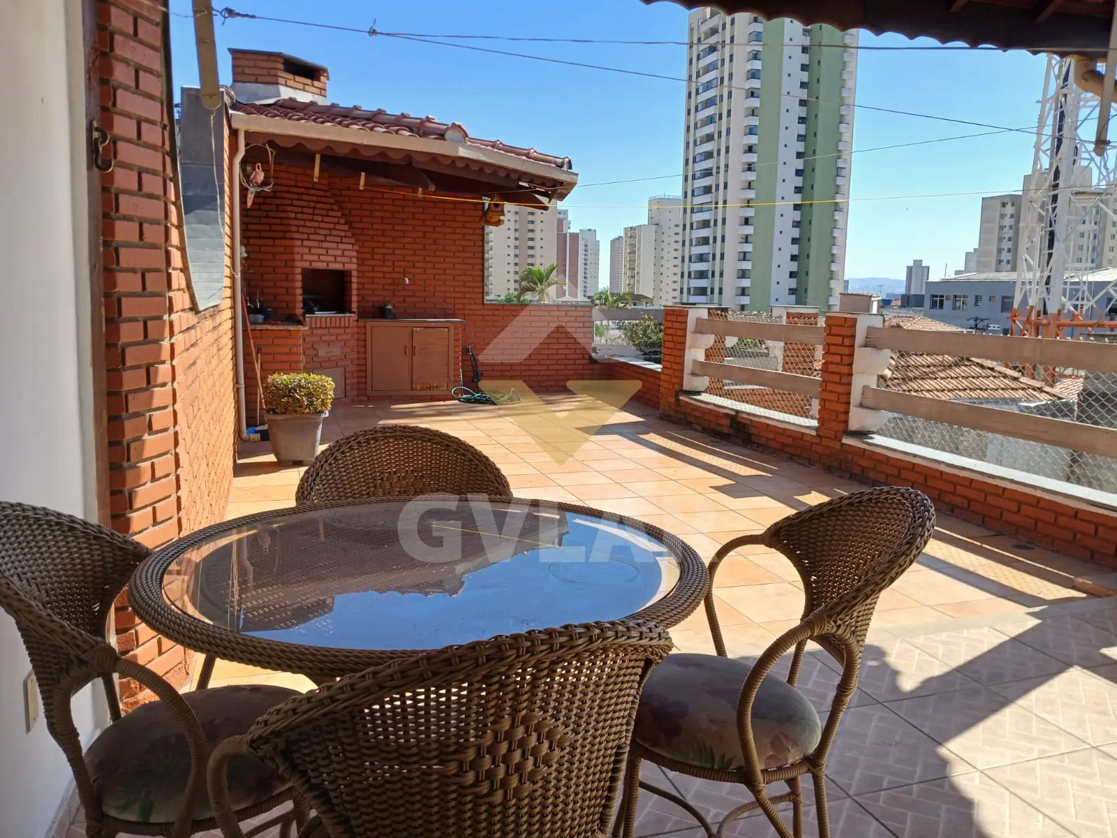 SOBRADO A VENDA NA MOOCA - AMPLO COM 3 PAVIMENTOS E 3 VAGAS